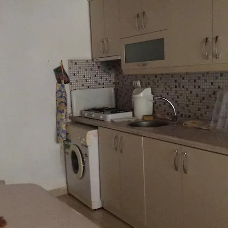 Zwischen Und Bergen * Özdere